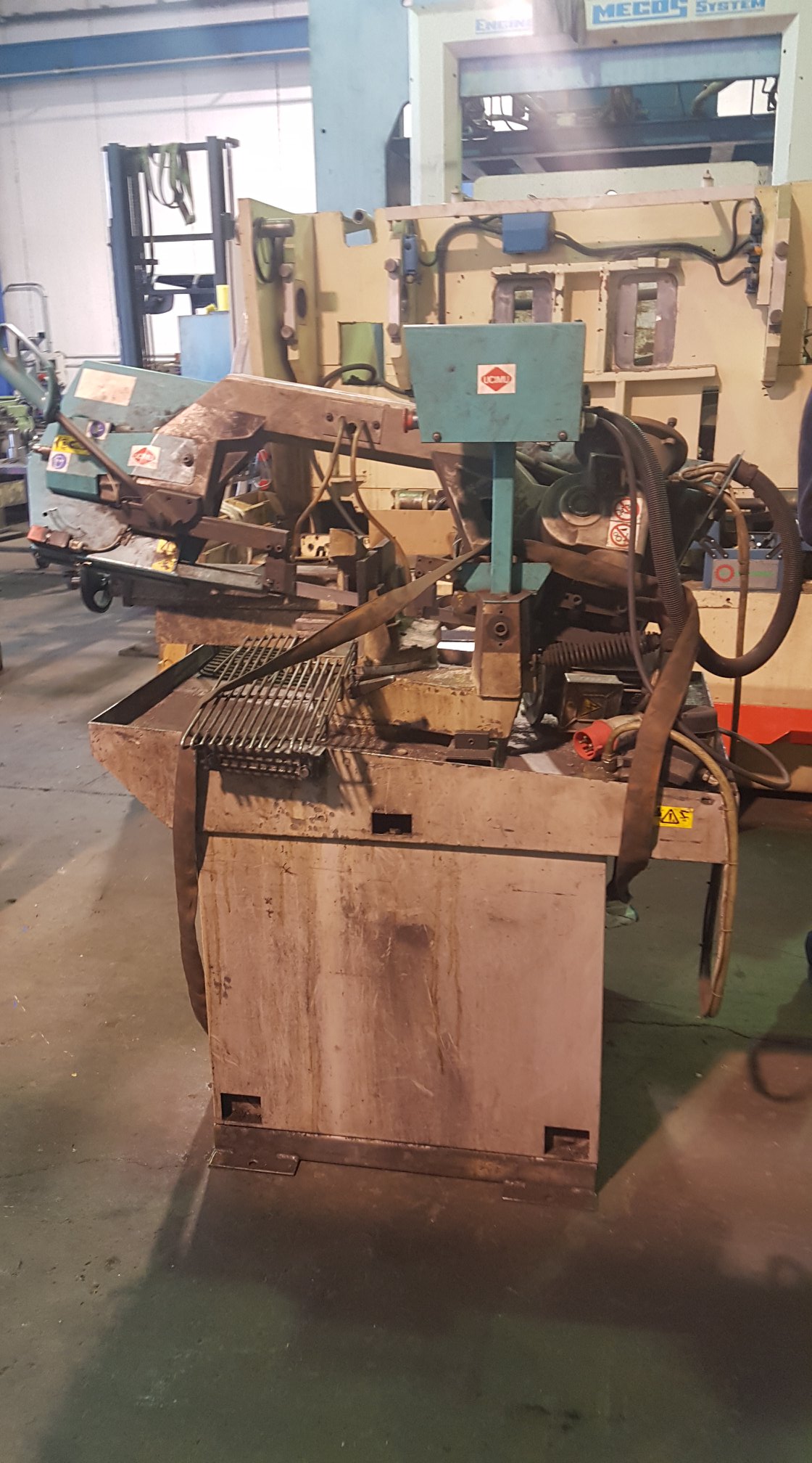 Sierra de cinta antes del retrofit